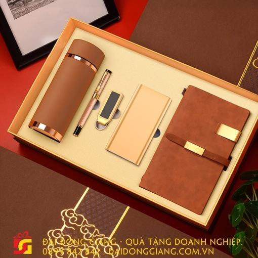 Chọn quà để tặng cho đối tác 1