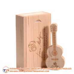 Usb thiet ke rieng hinh chiec dan guitar khac laser