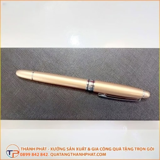 Bút dạ bi roman khắc tên - ảnh 5