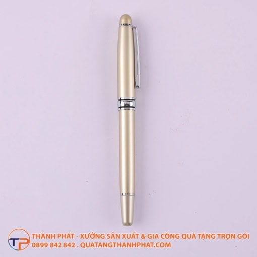 Bút dạ bi roman khắc tên - ảnh 2