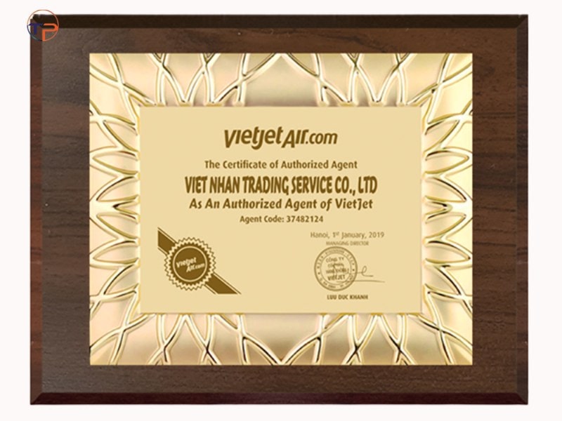 Bảng vinh danh treo tường