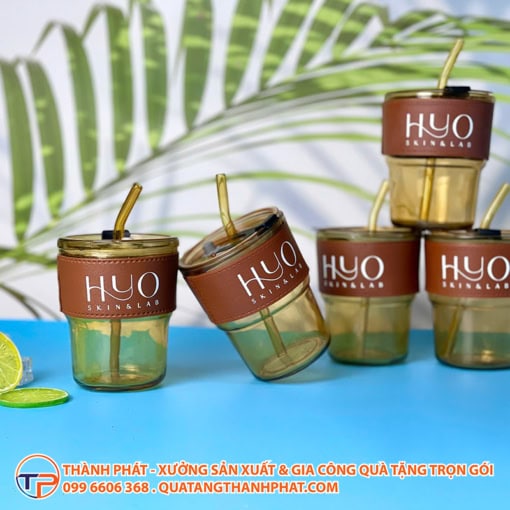 Ly thủy tinh bọc da kèm ống hút có in logo ctt282