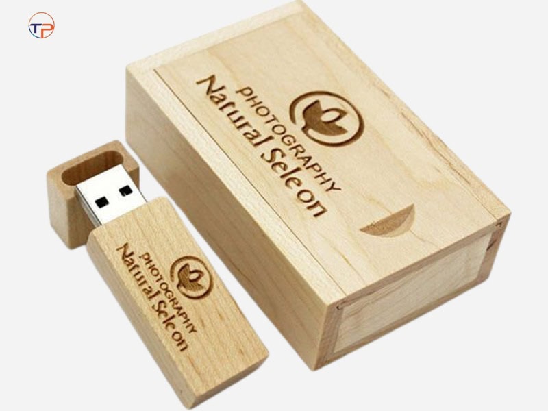 9+ Mẫu Quà Tặng Có Khắc Tên Đẹp, Ý Nghĩa 17 Usb khac ten