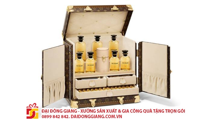 Hộp đựng nước hoa thu hút