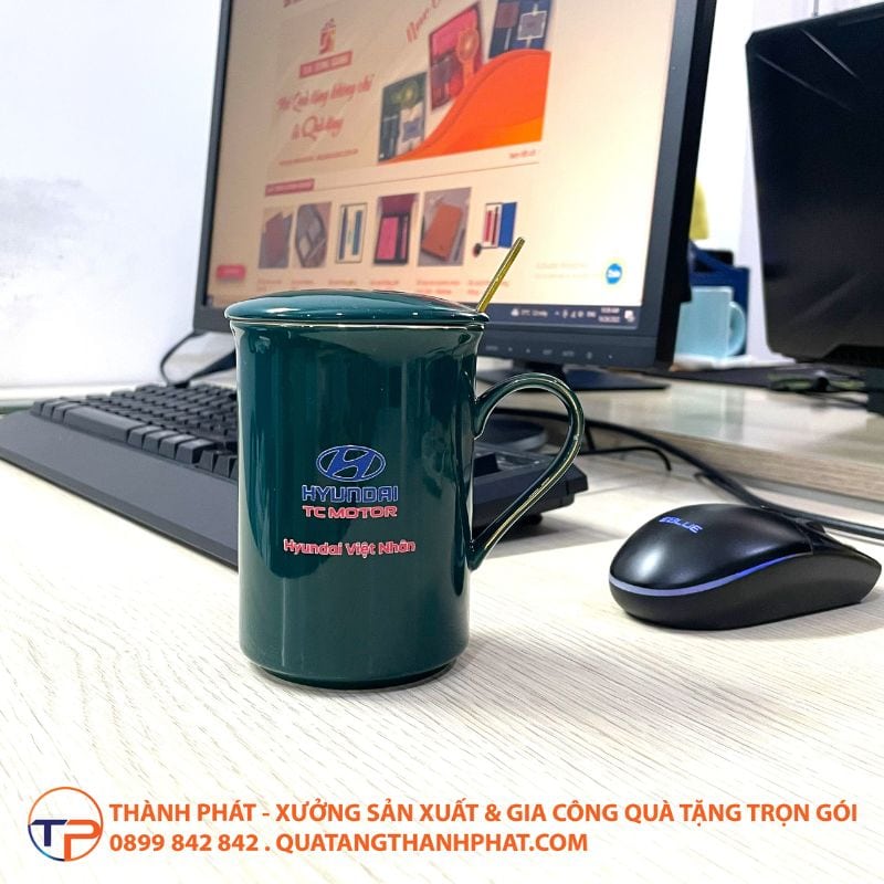Luật &Amp; Quy Định Quà Tặng Doanh Nghiệp Tại Việt Nam: Làm Sao Để Hợp Lệ Và Tối Ưu Thuế? 16 Ly su than cao co nap muong vang ls08 tien dung