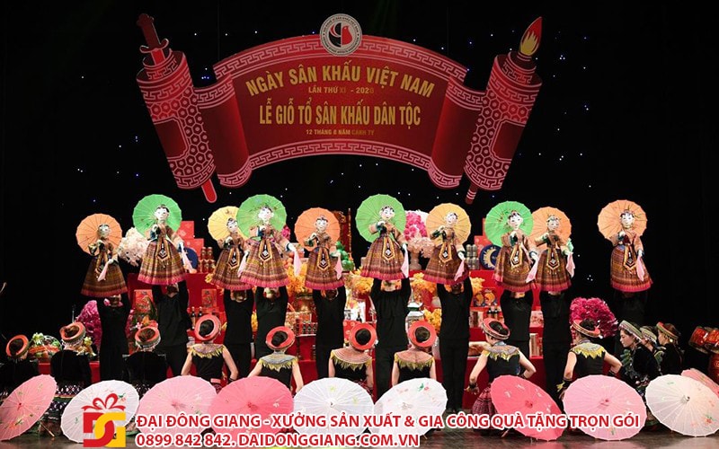 Loi chuc ngay san khau viet nam 2