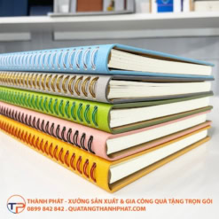 Sổ Tay Lò Xo Bìa Cứng 21 So tay lo xo bia cung tien dung