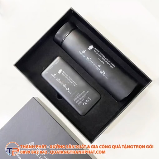 Bộ quà tặng bình giữ nhiệt và pin sạc dự phòng gs135