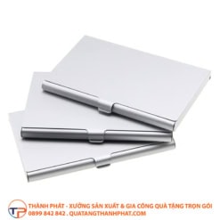 Hop dung name card kim loai in logo sang trong 2