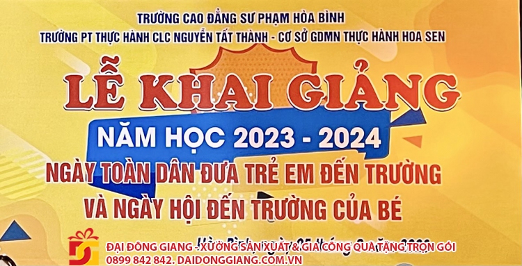 Mẫu poster ngày khai giảng ấn tượng