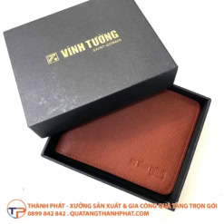 Vi da in logo mau 8 tien dung