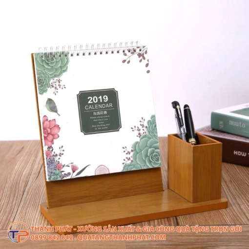 Lịch giấy để bàn đế gỗ - ảnh 2