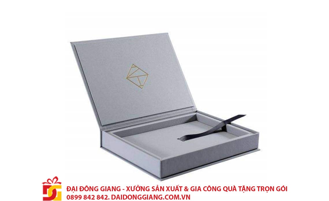 Mẫu hộp giấy đựng trang sức thiết kế sang trọng