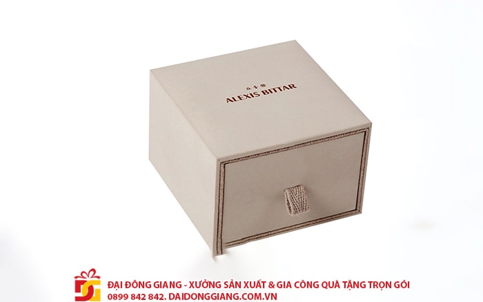 Vì sao nên đầu tư in ấn hộp giấy đựng trang sức?