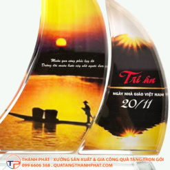 Ky niem chuong hinh canh buom qua tang 20 11 y nghia