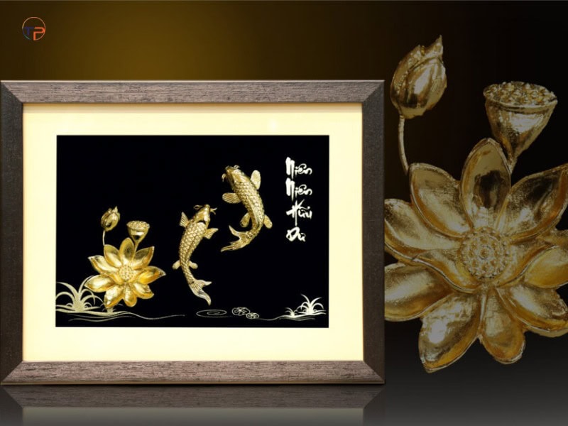 Tranh sóng nước mạ vàng