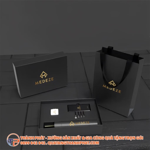 Set qua doanh nghiep luxe tech in logo