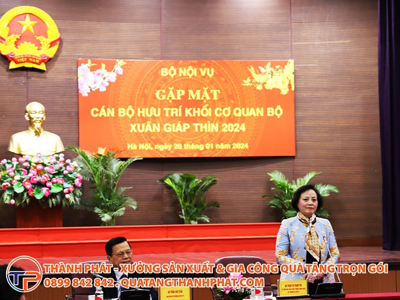 Bai phat bieu gap mat huu tri an tuong