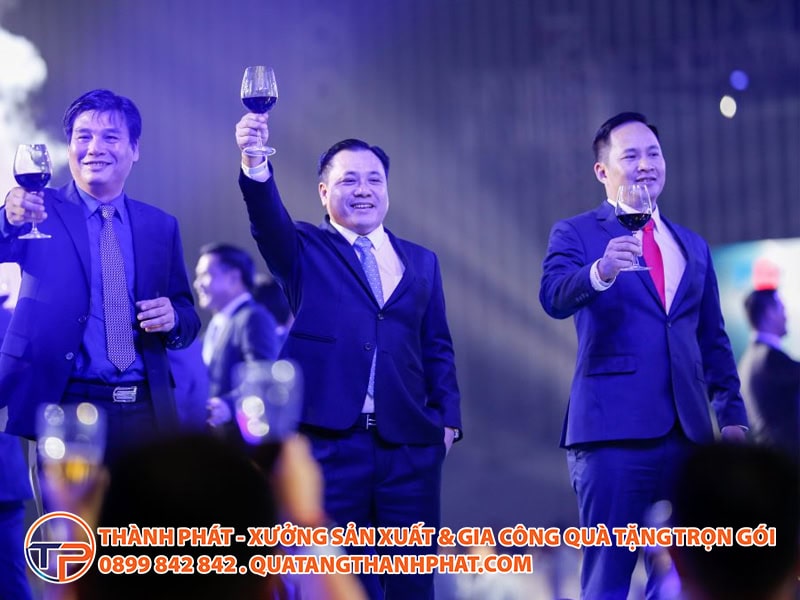 Bai phat bieu tiec tat nien hay nhat