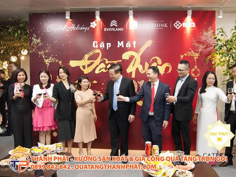 Mau phat bieu khai mac ngay xuan chuyen nghiep