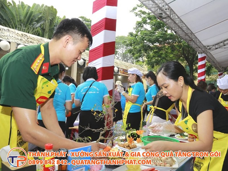 Huong dan cach viet phat bieu khai mac hoi thi