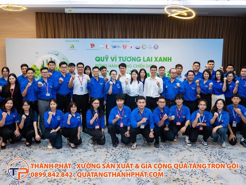 Mau phat bieu mua he xanh an tuong