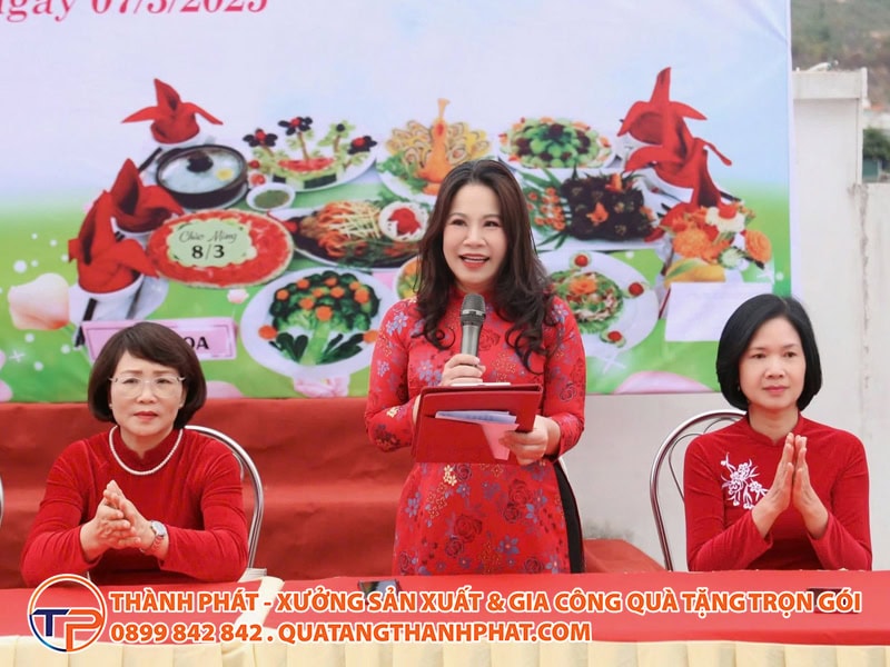 Phat bieu khai mac hoi thi nau an