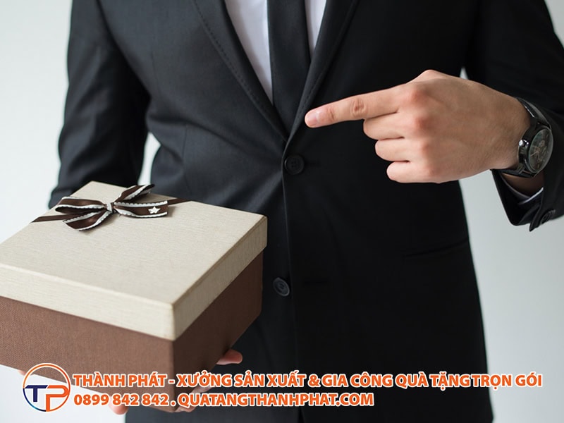 Set qua tang nhan dien thuong hieu