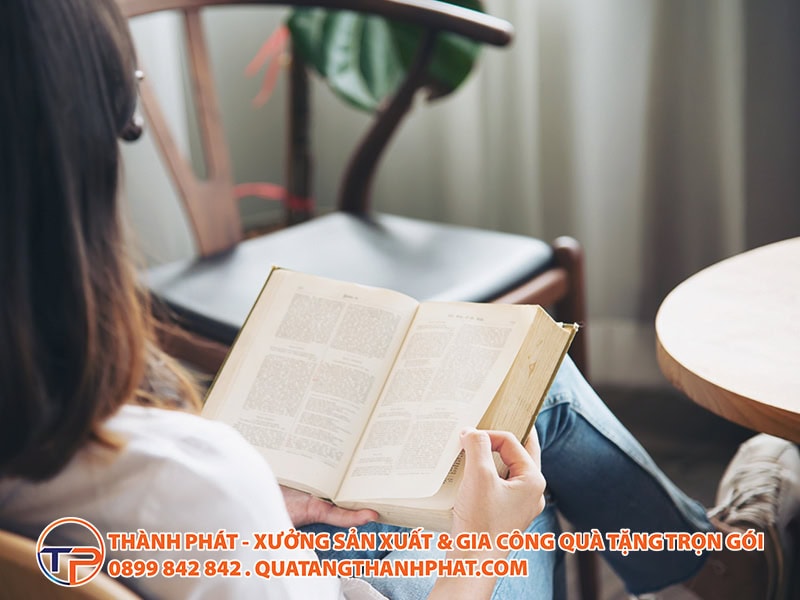 20+ Mẫu Quà Tặng Doanh Nghiệp Độc Đáo Khuyến Khích Văn Hóa Đọc 30 Qua tang doanh nghiep khuyen khich doc sach