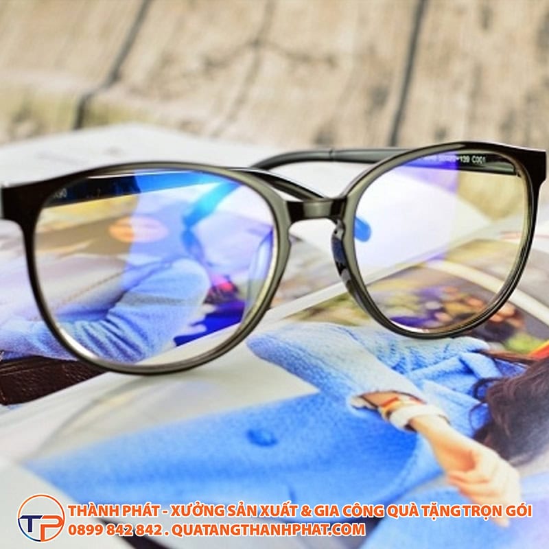 Top 10 Mẫu Quà Tặng Doanh Nghiệp Bảo Vệ Thị Lực Hiệu Quả Nhất 20 Kinh chong anh sang