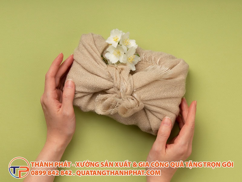 Tổng Hợp 20+ Ý Tưởng Quà Tặng Doanh Nghiệp Nhỏ Gọn, Độc Đáo Và Ý Nghĩa Nhất 19 Qua tang doanh nghiep nho gon in logo