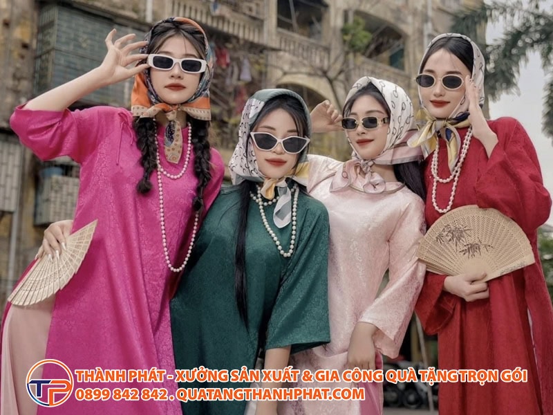 Qua tang doanh nghiep trang phuc truyen thong