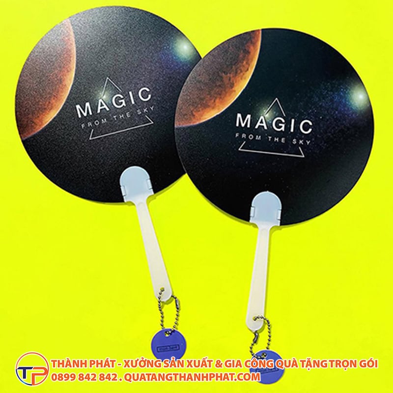 Tổng Hợp 20+ Ý Tưởng Quà Tặng Doanh Nghiệp Nhỏ Gọn, Độc Đáo Và Ý Nghĩa Nhất 27 Quat cam tay tien loi