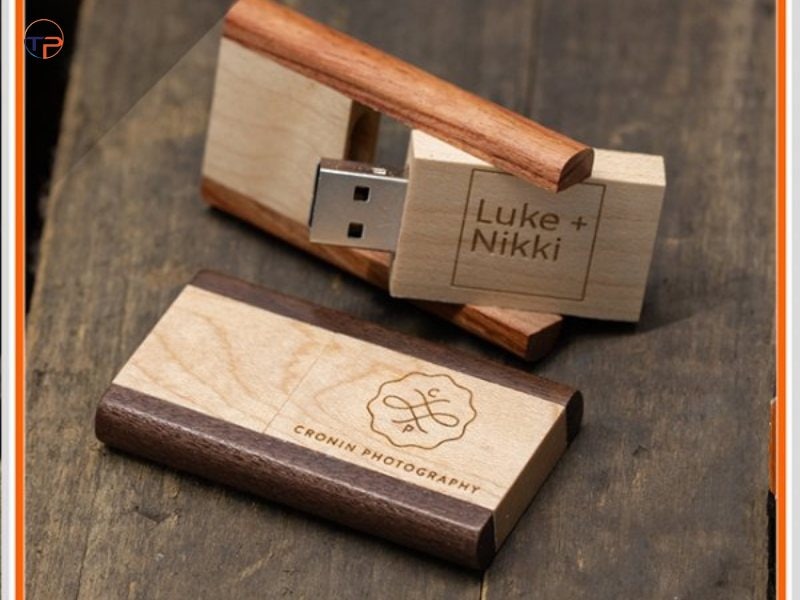 9 Mẫu Usb Quà Tặng Doanh Nghiệp Đẹp, Thiết Thực 15 Usb gỗ khắc laser