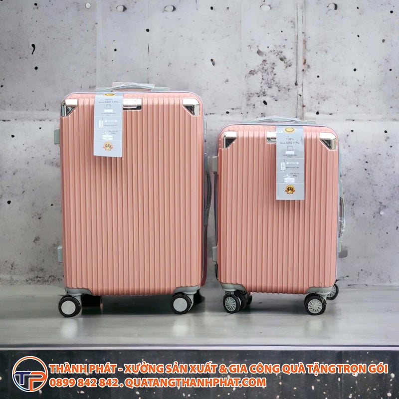 Top Quà Tặng Doanh Nghiệp Bảo Vệ Da &Amp; Đồ Dùng Đi Biển &Quot;Hot&Quot; Nhất Mùa Hè 23 Vali du lich bien