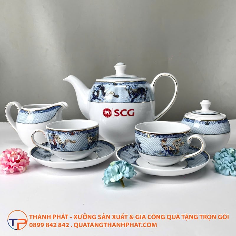 Bộ Ấm Trà Dáng Vuông In Logo 28 Bo am tra hoa tiet tu linh in logo gia tot