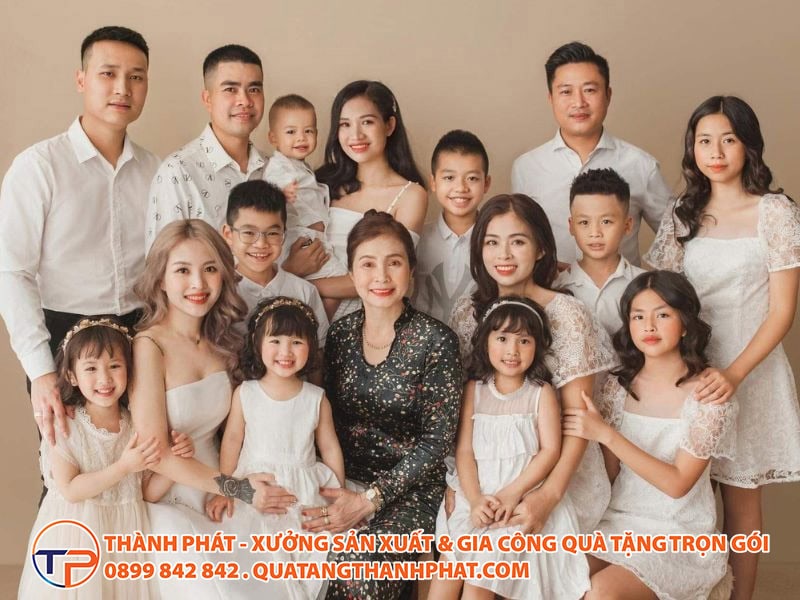 Top 6 Mẫu Khung Ảnh Kỹ Thuật Số Cao Cấp Đáng Mua Nhất Làm Quà Tặng 17 Anh ki niem gia dinh