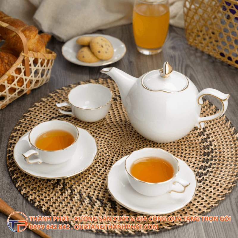 Bộ Ấm Trà Nắp Ngọn Lửa Viền Chỉ Vàng 24 Bo am tra nap ngon lua vien chi vang thoi thuong