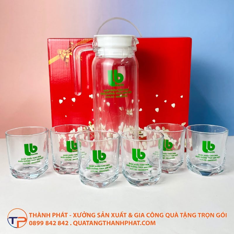 Đồng Hồ Treo Tường: Máy Quartz (Pin) Vs. Máy Cơ: Lựa Chọn Nào Phù Hợp Cho Quà Tặng Tân Gia Cao Cấp? 16 Bo binh ly thuy tinh qua tang in logo lt27 cao cap