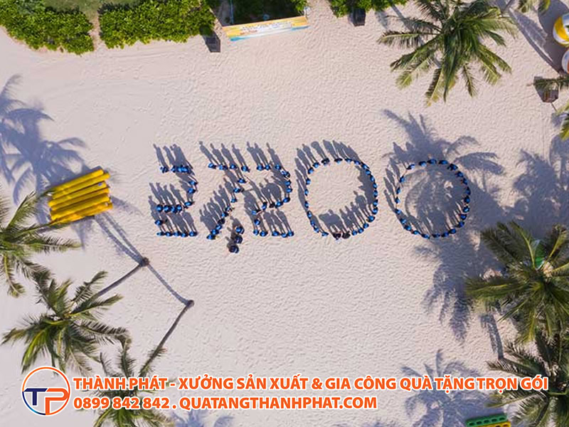 Top 15 Trò Chơi Kỷ Niệm Thành Lập Công Ty Sôi Động Và Gắn Kết Nhất 16 Chup anh tren cao ky niem thanh lap cong ty