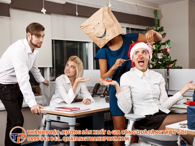 20+ Trò Chơi Vui Nhộn Dịp Giáng Sinh, Noel Cho Văn Phòng &Amp; Gia Đình 12 Game thu vi dip noel