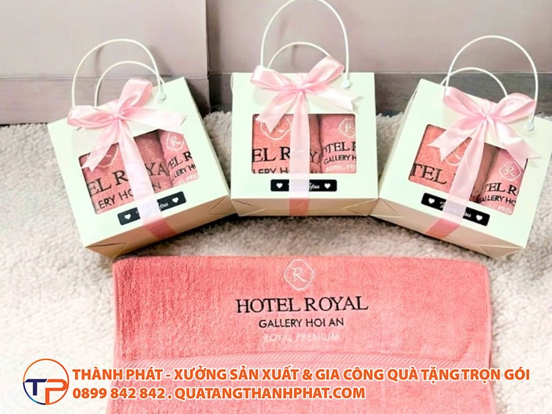 Top Mẫu Khăn Tắm, Khăn Mặt Quà Tặng In Logo Cao Cấp Cho Spa, Khách Sạn, Thể Thao 12 Khan mat khan tam in logo khach san