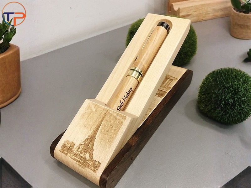 Top 20 Mẫu Quà Tặng Kỷ Niệm Ngày Ra Trường, Họp Lớp Ý Nghĩa 34 But khac ten
