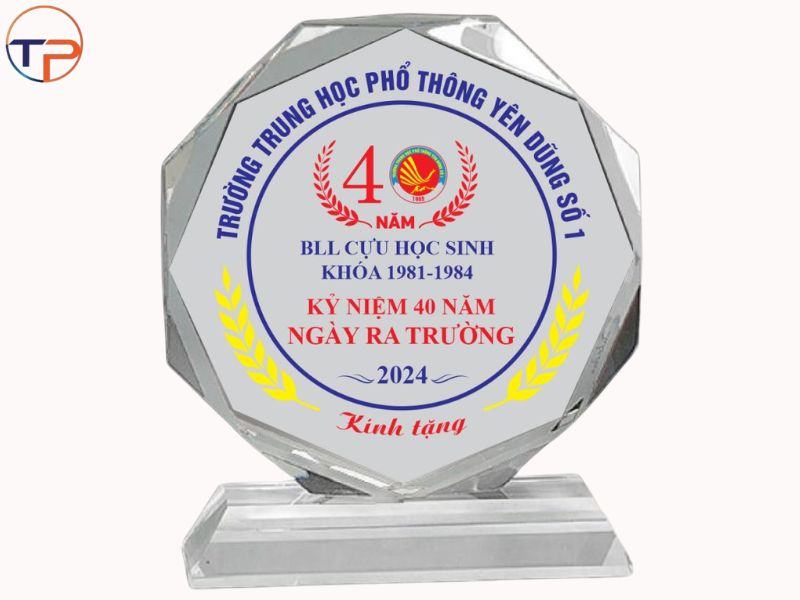 Top 20 Mẫu Quà Tặng Kỷ Niệm Ngày Ra Trường, Họp Lớp Ý Nghĩa 42 Ky niem chuong cho giao vien