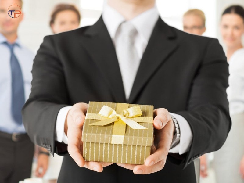 Kinh Nghiệm Chọn Quà Tặng Doanh Nghiệp “Tránh Tiền Mất Tật Mang” 10 Tai sao nen tang qua doanh nghiep