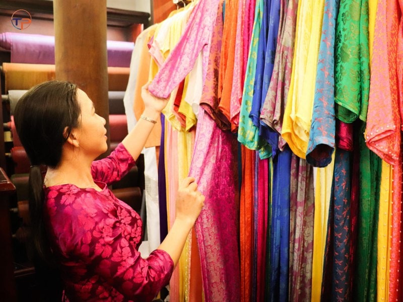 Quà Tặng Thủ Công Mỹ Nghệ: Ý Nghĩa, Ứng Dụng, Các Loại &Amp; Lưu Ý Lựa Chọn 39 Ao dai lua