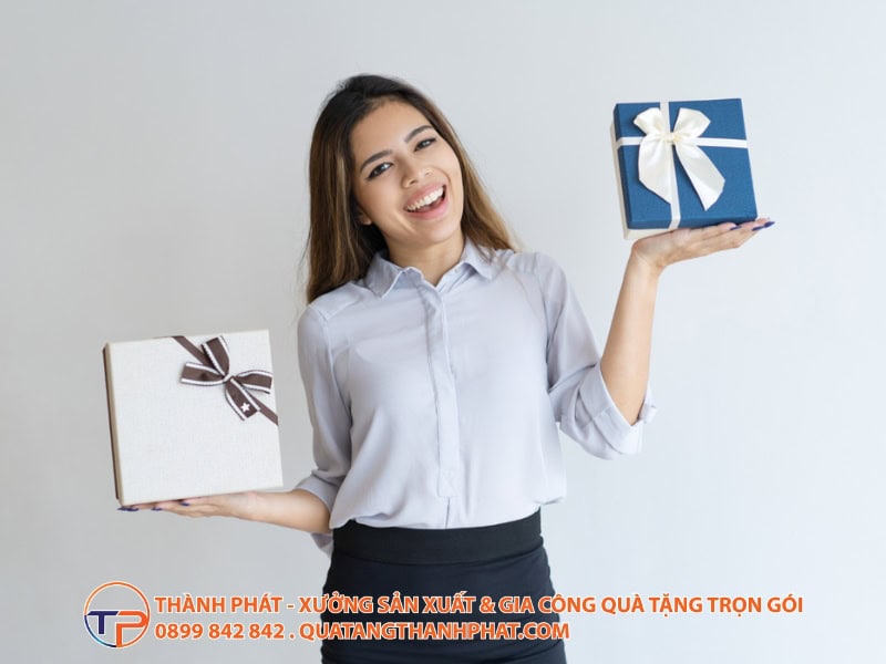 Gốm Bát Tràng Vs. Sứ Minh Long: Đâu Là Lựa Chọn Tối Ưu Cho Bộ Ấm Chén Quà Tặng Doanh Nghiệp Sang Trọng? 16 Lua chon toi uu cho qua tang doanh nghiep