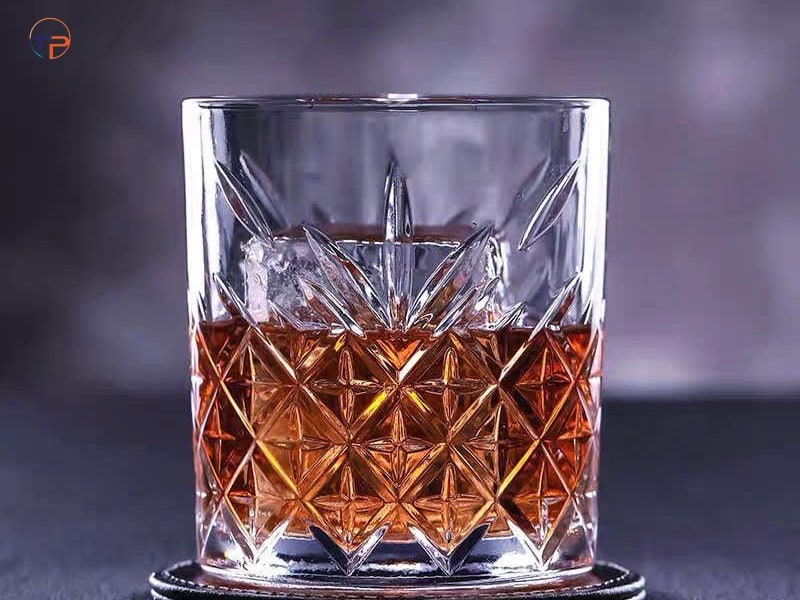 Top 5 Kiểu Ly Tặng Đối Tác Khách Hàng Sang Trọng, Độc Đáo 22 Ly ruou manh 1