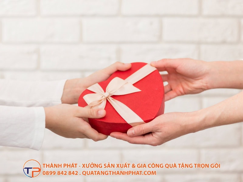 Quà Tặng Ngành Y Dược: Tặng Gì Cho Bác Sĩ, Trình Dược Viên Để Vừa Ý Nghĩa Vừa Đúng Luật Dược? 15 Tang qua y nghia cho bac si