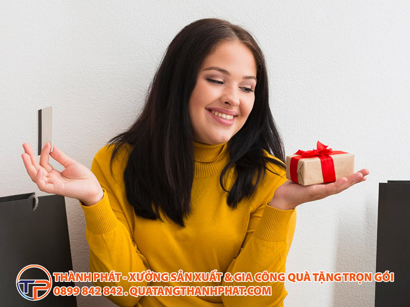 Chọn Tặng Một Món Quà Giá Trị Lớn Hay Tặng Nhiều Món Quà Nhỏ Định Kỳ? 15 Chien luoc qua tang thong minh